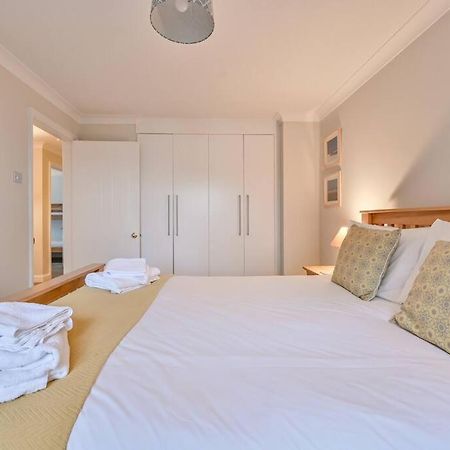 Spacious Sandbanks Apartment Near Beach And Bars With Free Parking Пул Экстерьер фото