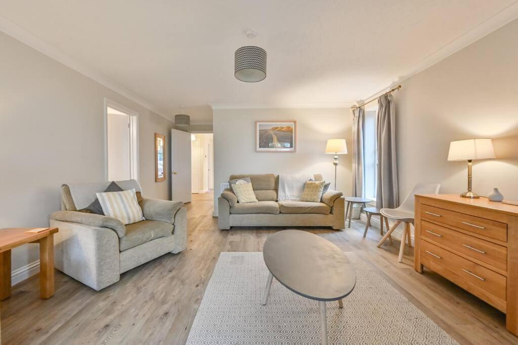 Spacious Sandbanks Apartment Near Beach And Bars With Free Parking Пул Экстерьер фото